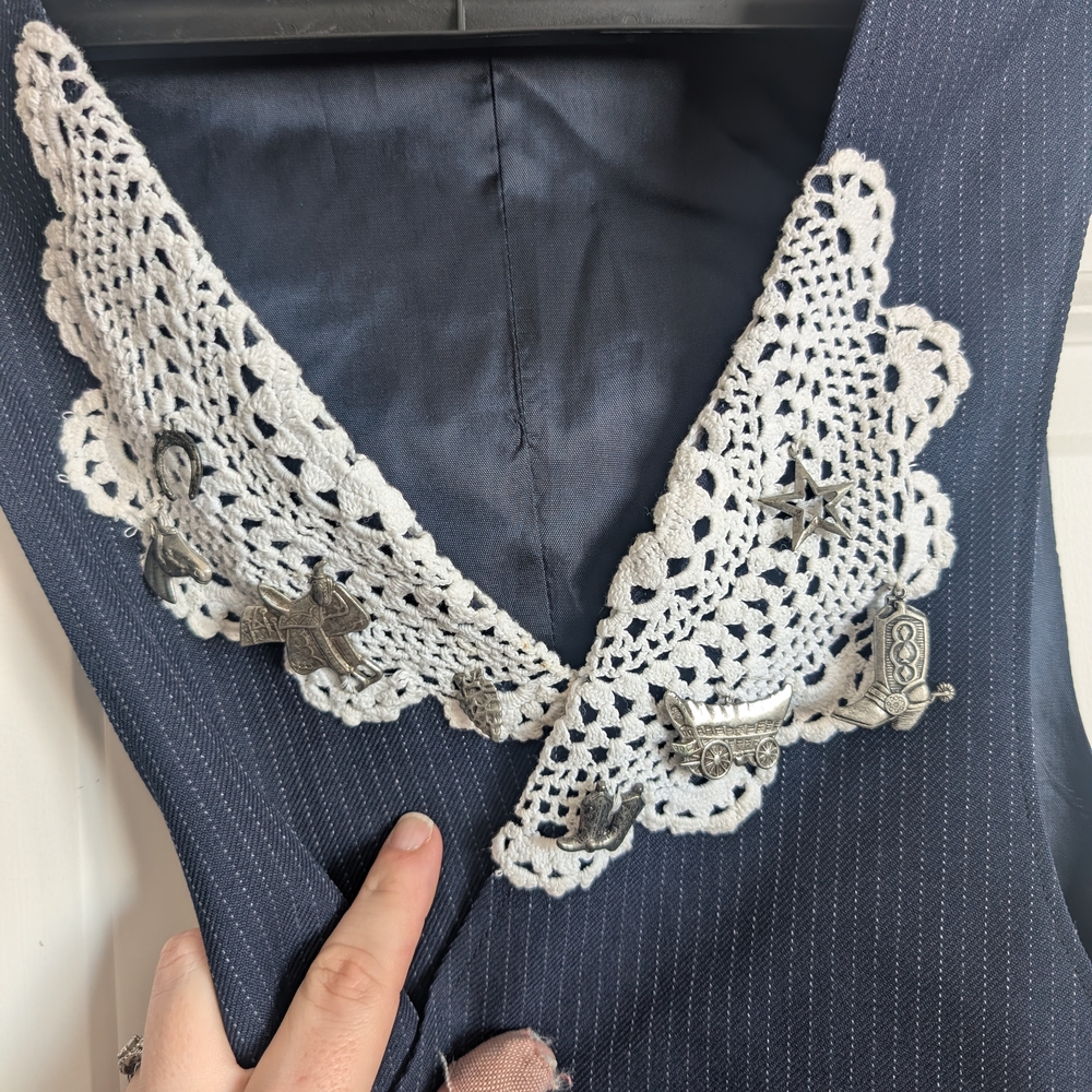 FLAW Navy Blue Vest with Lace Accents Western Cowboy Costume Charms - Picture 6 of 10